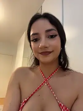 EmmyBullockk online show from May 2026 03:39:02 PM