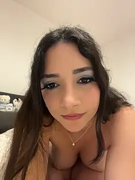 EmmyBullockk online show from May 2026 11:44:02 PM