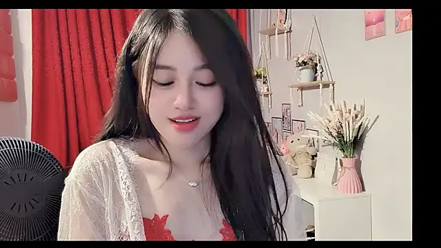 Bee-Cherry online show from June 2026 06:28:01 PM