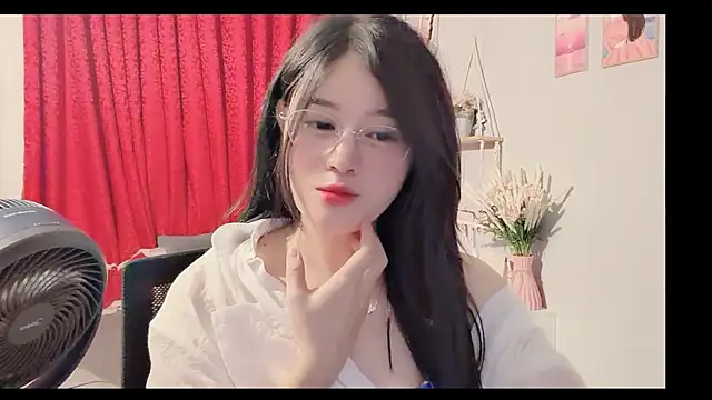 Bee-Cherry online show from June 2026 01:56:01 PM