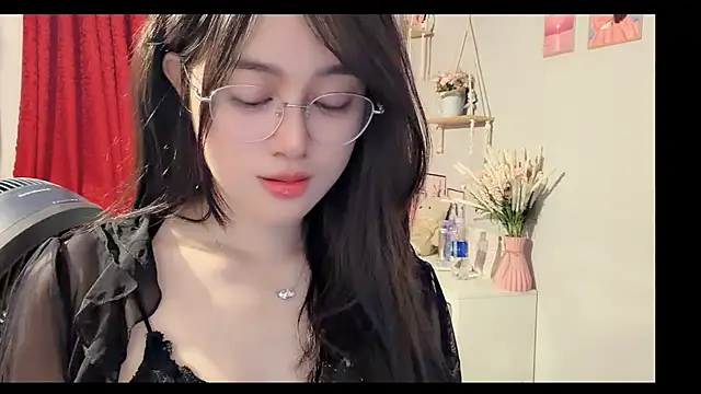 Bee-Cherry online show from June 2026 06:09:02 AM