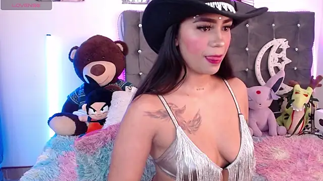 lunabritton online show from June 2026 02:45:02 AM