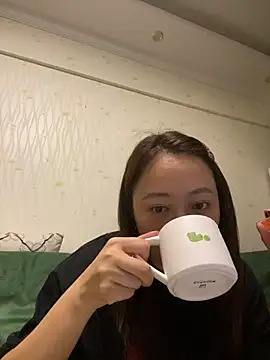 Snapshot of CRROO-AA chatting on June 2026 11:31:02 AM CRROO-AA online show from June 2026 11:31:02 AM