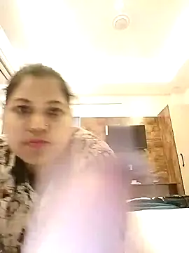 Miss kirtii online show from May 2026 07:46:02 AM