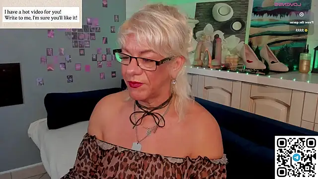 Snapshot of Anna_Coolidge chatting on June 2026 01:12:02 AM Anna Coolidge online show from June 2026 01:12:02 AM