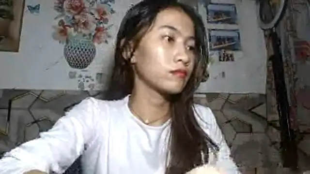 Snapshot of DeeannGunby chatting on June 2026 04:34:01 PM DeeannGunby online show from June 2026 04:34:01 PM