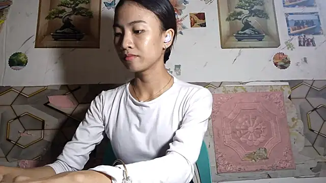DeeannGunby online show from May 2026 04:57:01 PM