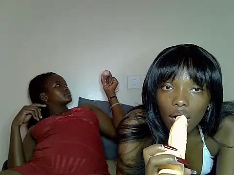 Snapshot of Cute_leira chatting on June 2026 12:33:01 PM Cute leira online show from June 2026 12:33:01 PM
