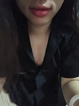 Linh-Anhh online show from May 2026 09:04:02 PM