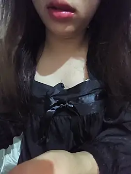 Linh-Anhh online show from May 2026 09:42:02 PM