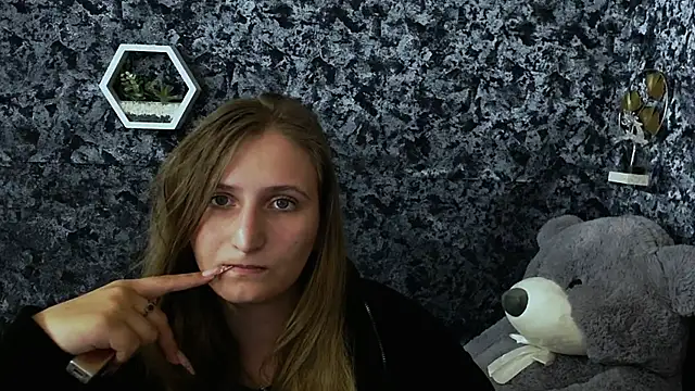 Jenny smille  online show from June 2026 06:52:02 AM
