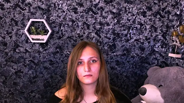 Jenny smille  online show from May 2026 08:20:01 AM