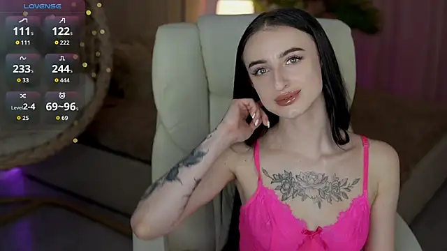 EmilyyMoon online show from May 2026 01:18:01 PM