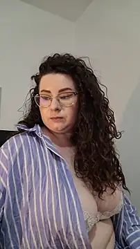 Snapshot of Elissa_Floyd__ chatting on June 2026 04:34:01 PM Elissa Floyd online show from June 2026 04:34:01 PM