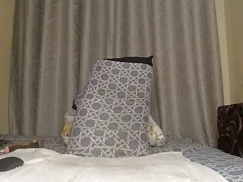 Snapshot of Queen_delicius chatting on June 2026 05:24:01 AM Queen delicius online show from June 2026 05:24:01 AM