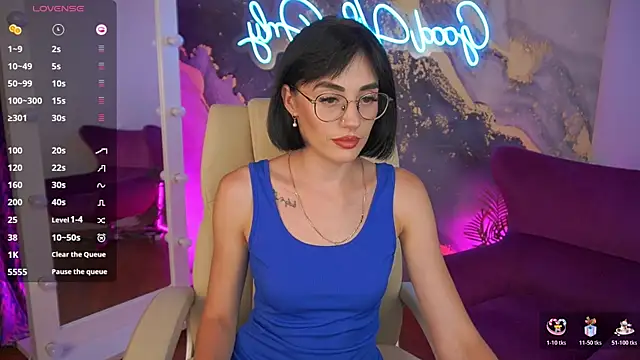 EviiLune online show from July 2026 08:33:02 PM