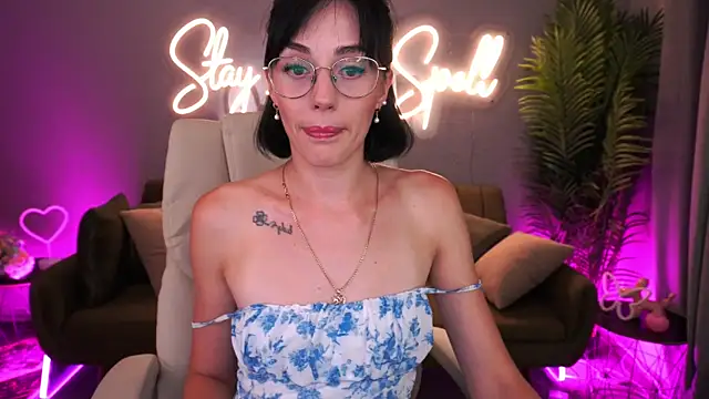 EviiLune online show from July 2026 08:39:02 PM
