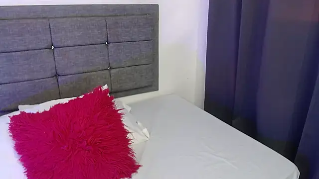 Emily milfF online show from June 2026 11:43:01 AM