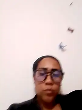 Snapshot of OliviaWilliamm chatting on June 2026 05:01:02 AM OliviaWilliamm online show from June 2026 05:01:02 AM