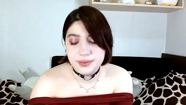 Snapshot of Oriana_secret chatting on June 2026 04:07:01 AM Oriana secret online show from June 2026 04:07:01 AM