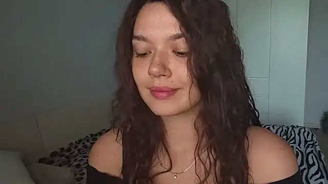 Snapshot of Vicki_queen chatting on June 2026 05:13:01 AM Vicki queen online show from June 2026 05:13:01 AM