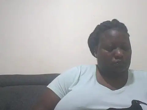 Snapshot of fat_ebonyqueen chatting on May 2026 08:25:01 PM fat ebonyqueen online show from May 2026 08:25:01 PM