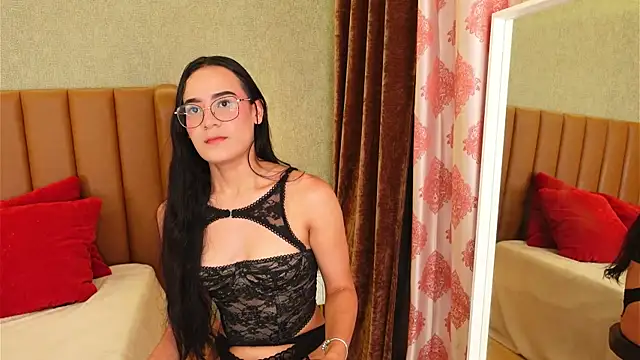Snapshot of violetazoraya chatting on July 2026 02:18:01 AM violetazoraya online show from July 2026 02:18:01 AM