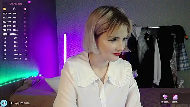 Esme Velvet online show from May 2026 02:05:02 PM
