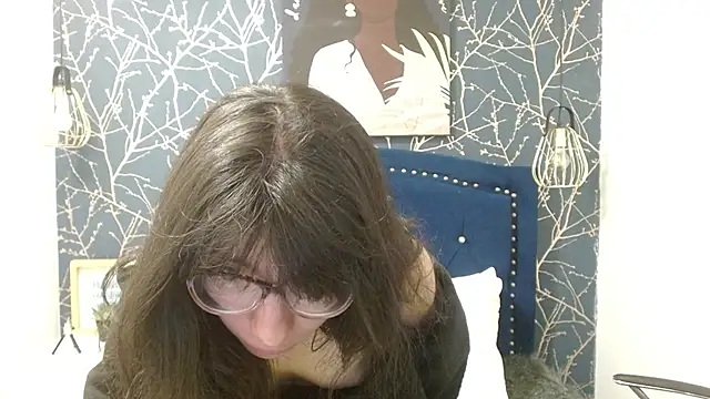 Snapshot of Allyshon_ chatting on May 2026 08:17:01 PM Allyshon online show from May 2026 08:17:01 PM