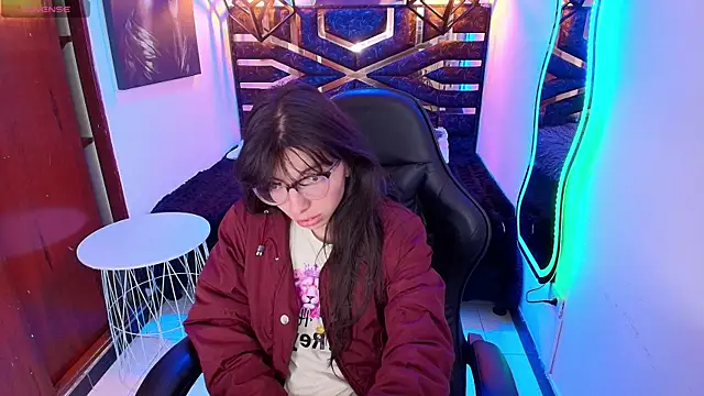 Snapshot of Allyshon_ chatting on June 2026 07:55:02 PM Allyshon online show from June 2026 07:55:02 PM