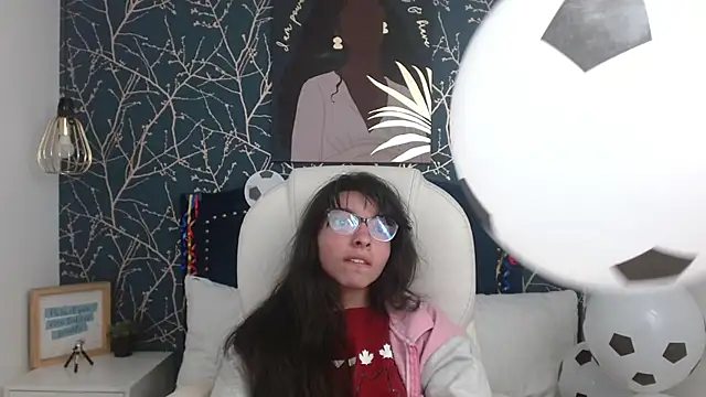 Snapshot of Allyshon_ chatting on June 2026 07:33:01 PM Allyshon online show from June 2026 07:33:01 PM