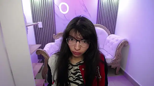 Snapshot of Allyshon_ chatting on June 2026 07:51:02 PM Allyshon online show from June 2026 07:51:02 PM
