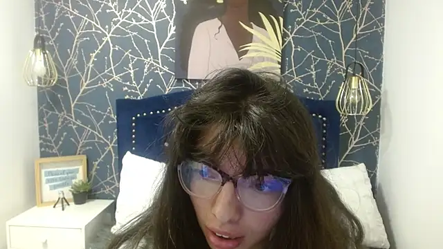 Snapshot of Allyshon_ chatting on May 2026 07:53:01 PM Allyshon online show from May 2026 07:53:01 PM