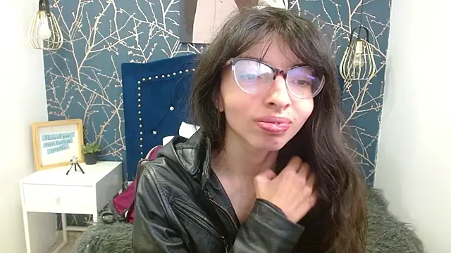 Snapshot of Allyshon_ chatting on June 2026 08:10:01 PM Allyshon online show from June 2026 08:10:01 PM