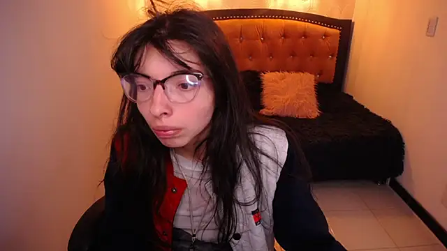 Snapshot of Allyshon_ chatting on June 2026 07:52:02 PM Allyshon online show from June 2026 07:52:02 PM