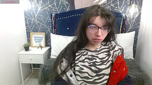 Snapshot of Allyshon_ chatting on June 2026 12:05:02 PM Allyshon online show from June 2026 12:05:02 PM