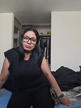 Snapshot of Scarlett_Valnyx chatting on May 2026 08:13:01 PM Scarlett Valnyx online show from May 2026 08:13:01 PM