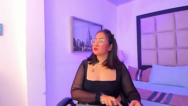 Snapshot of AlissBluumm chatting on July 2026 12:33:01 AM AlissBluumm online show from July 2026 12:33:01 AM