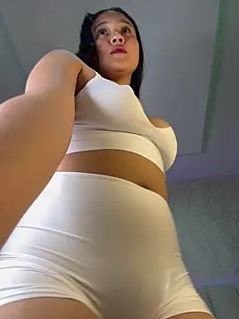 amara huxly online show from June 2026 07:47:02 PM