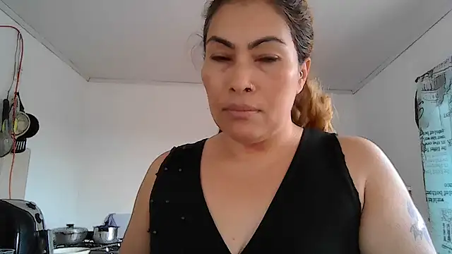 Snapshot of Layla-Astrum chatting on June 2026 03:23:01 PM Layla-Astrum online show from June 2026 03:23:01 PM