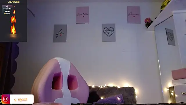 Queen Nyxx online show from July 2026 03:26:01 AM