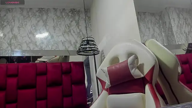 Queen Nyxx online show from June 2026 12:04:01 AM