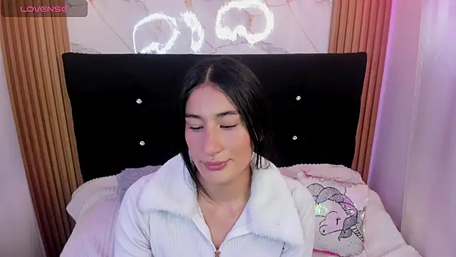 Snapshot of Sara_Sweet03 chatting on May 2026 06:04:01 PM Sara Sweet03 online show from May 2026 06:04:01 PM