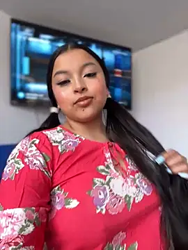 Snapshot of ChloeMilky chatting on May 2026 08:30:02 PM ChloeMilky online show from May 2026 08:30:02 PM