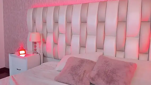 Snapshot of alice_lodge_ chatting on June 2026 03:33:02 AM alice lodge online show from June 2026 03:33:02 AM