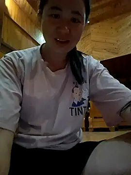 Snapshot of Mila_00 chatting on June 2026 01:06:02 PM Mila 00 online show from June 2026 01:06:02 PM