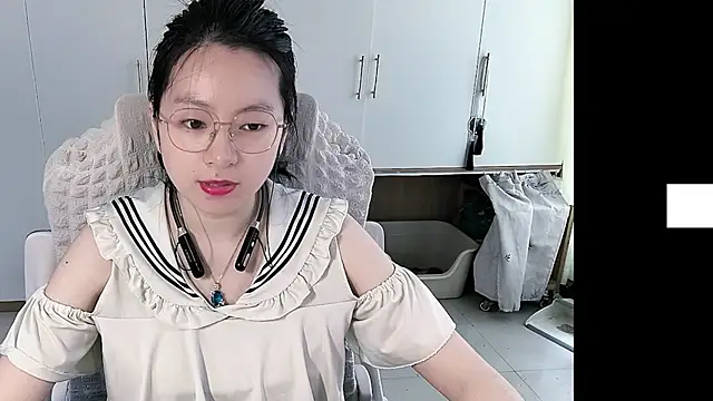 Erya-369 online show from May 2026 06:33:01 AM