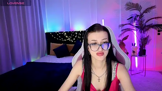 Snapshot of Ariella_Me chatting on July 2026 06:05:01 AM Ariella Me online show from July 2026 06:05:01 AM