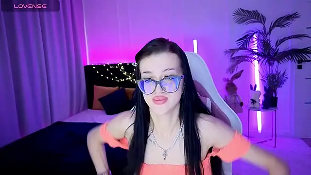 Snapshot of Ariella_Me chatting on July 2026 06:14:02 AM Ariella Me online show from July 2026 06:14:02 AM