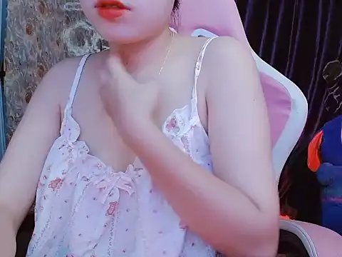 Julie Ulie online show from May 2026 02:34:01 PM
